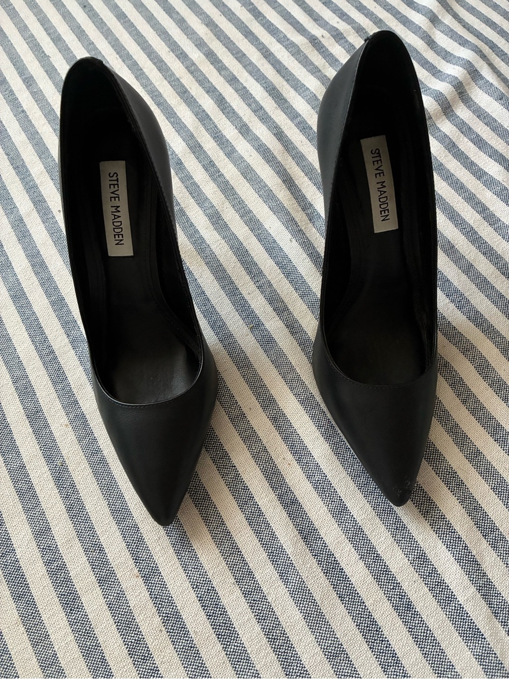 Steve Madden Black Pointed-Toe Leather Pumps
